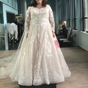 Mon Cheri, Modest, Ballgown, NWT.